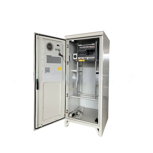 Automatic cable laying machine for cable trays
