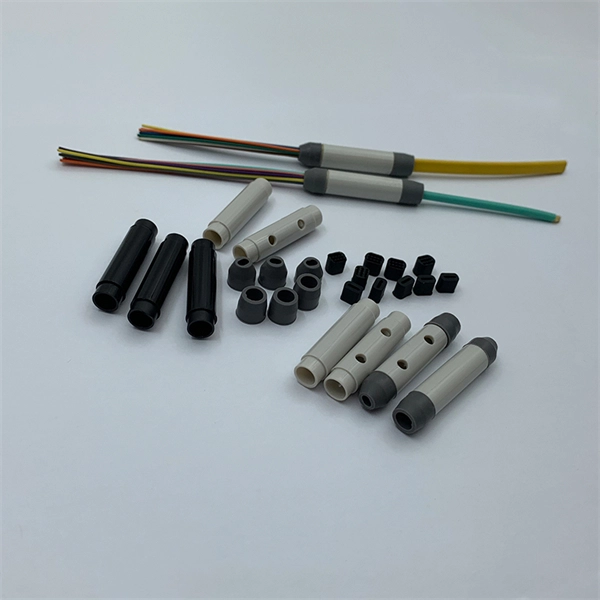 Pole-mounted relay protection device