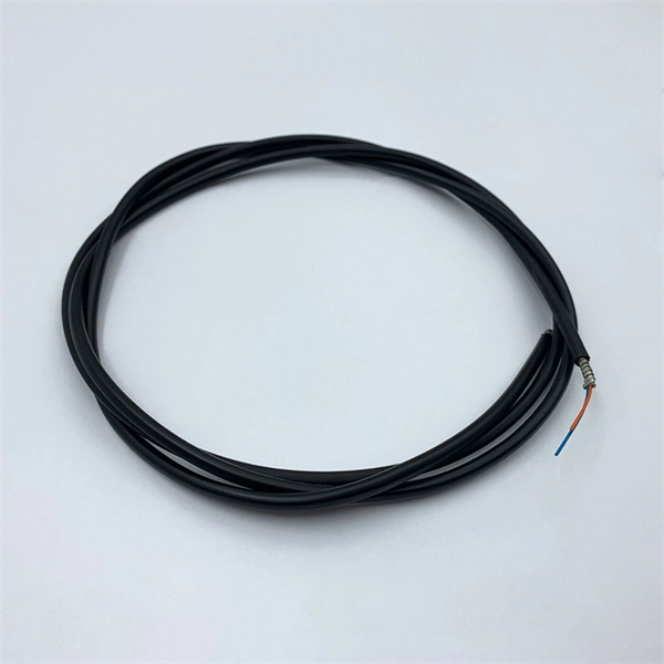 Does the fiber optic box include a patch panel How do I connect it