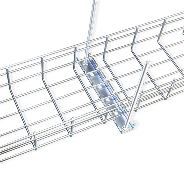Gap in power cable trays